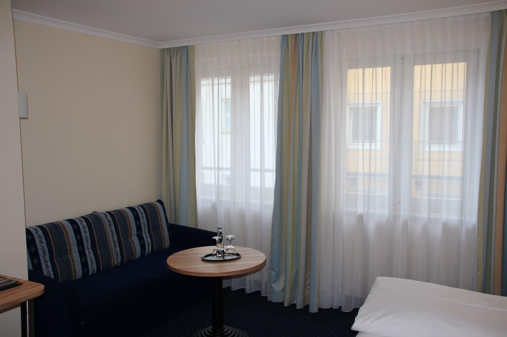 Hotel Daniel Munchen Bagian luar foto