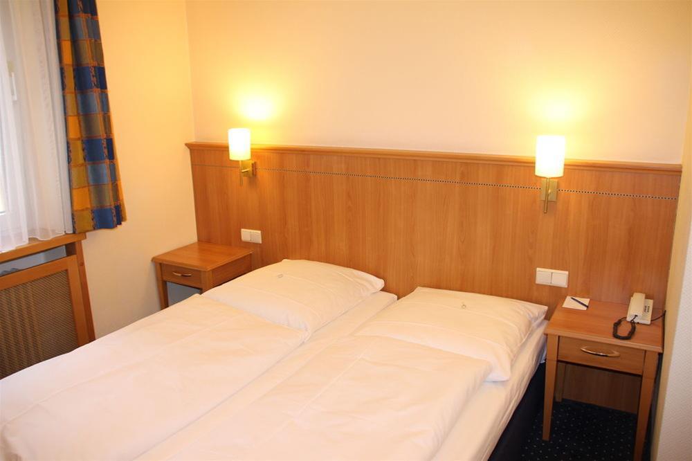 Hotel Daniel Munchen Bagian luar foto
