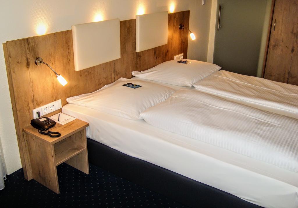 Hotel Daniel Munchen Bagian luar foto